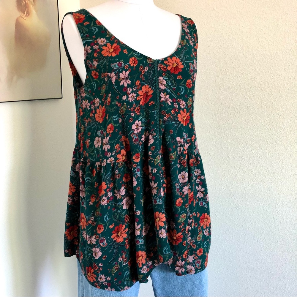 Adorable Floral Top by Daytrip! Size M🙀🙀